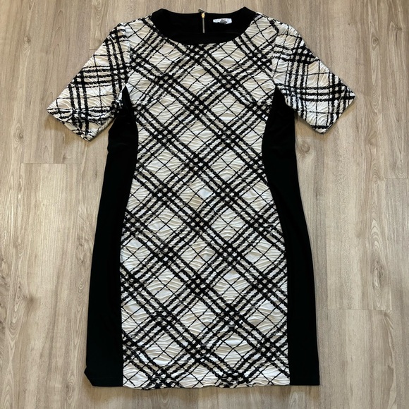 Scapa Lauren Perre Dresses & Skirts - Scapa Lauren Perre Pencil Dress Black & White Women’s‎ Size XL Stretch Pleated